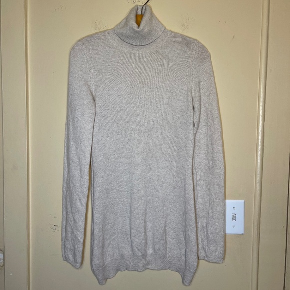 Cashmere Women's Cream Turtleneck Sweater - Picture 1 of 6